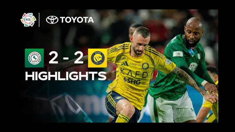 Cầu thủ Al Nassr và Al Ettifaq đối mặt trên sân Cầu thủ Al Nassr và Al Ettifaq đối mặt trên sân