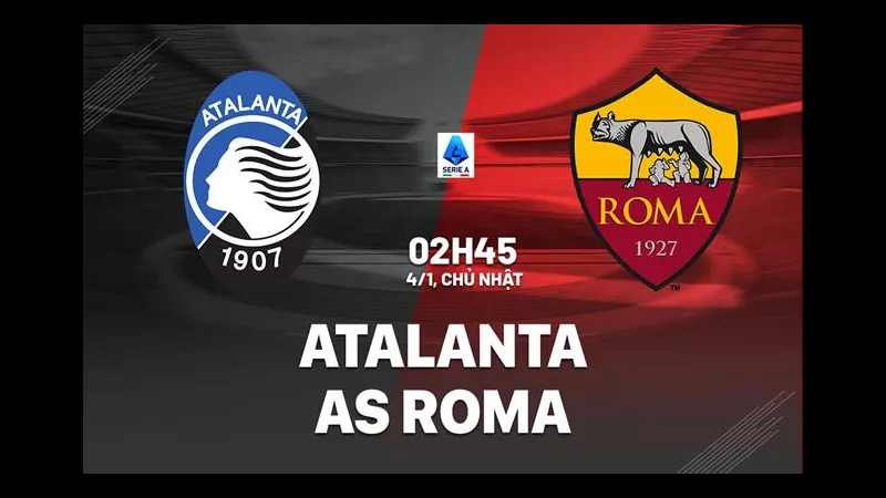 Cầu thủ AS Roma và Atalanta đang tranh chấp quả bóng trên sân cỏ Cầu thủ AS Roma và Atalanta đang tranh chấp quả bóng trên sân cỏ