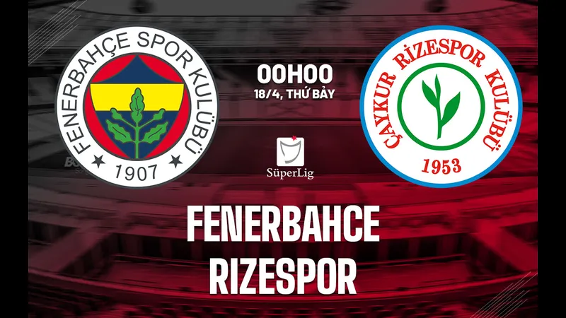 Cầu thủ Fenerbahce và Rizespor tranh chấp bóng trên sân Cầu thủ Fenerbahce và Rizespor tranh chấp bóng trên sân