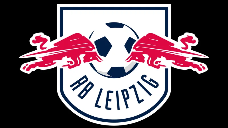 Cầu thủ RB Leipzig bứt tốc trên sân trong trận đấu với Frankfurt. Cầu thủ RB Leipzig bứt tốc trên sân trong trận đấu với Frankfurt.