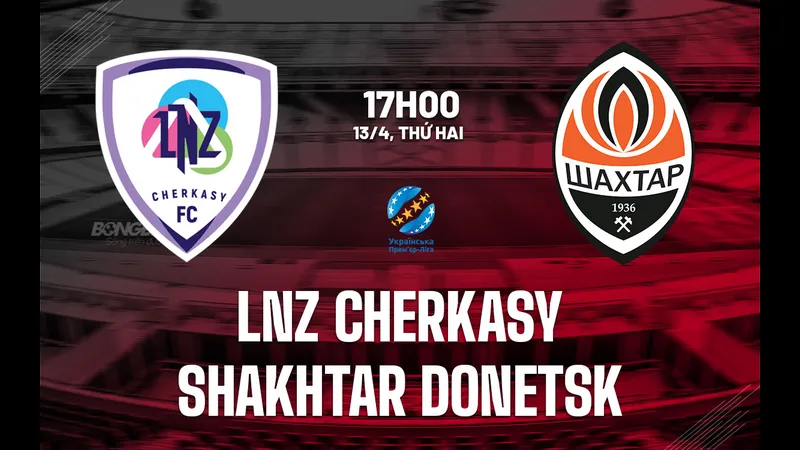 Cầu thủ LNZ Cherkasy chạy nhanh qua hàng phòng ngự của Shakhtar Donetsk Cầu thủ LNZ Cherkasy chạy nhanh qua hàng phòng ngự của Shakhtar Donetsk